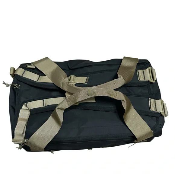 Filson All-Weather 40L Duffel Bag Black/Covert NWT Waterproof Travel - Picture 4 of 8